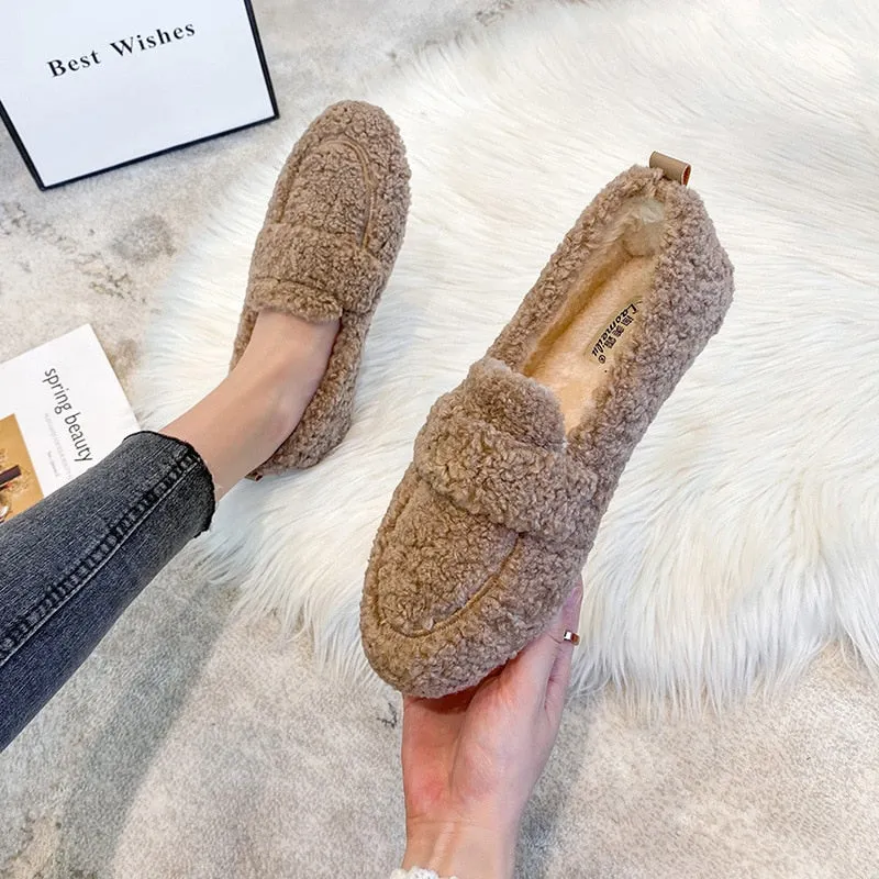 Aura™ | Plush Flats