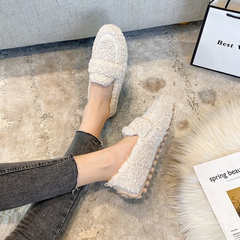Aura™ | Plush Flats