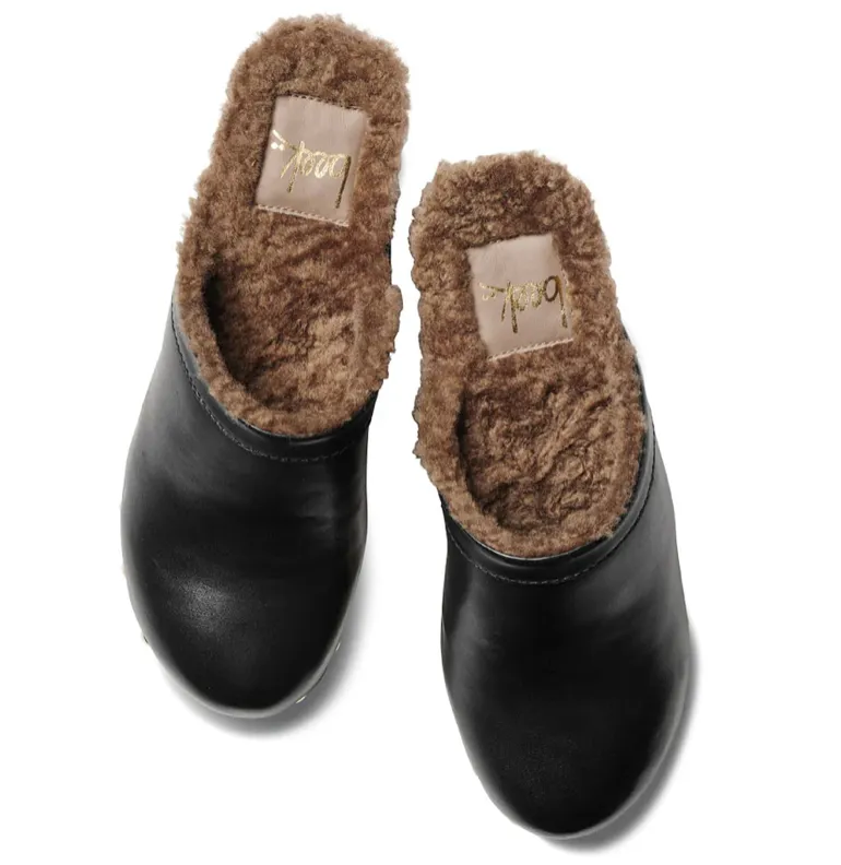BEEK WOODPECKER SHEARLING CLOGS