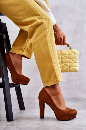 Block heel pumps