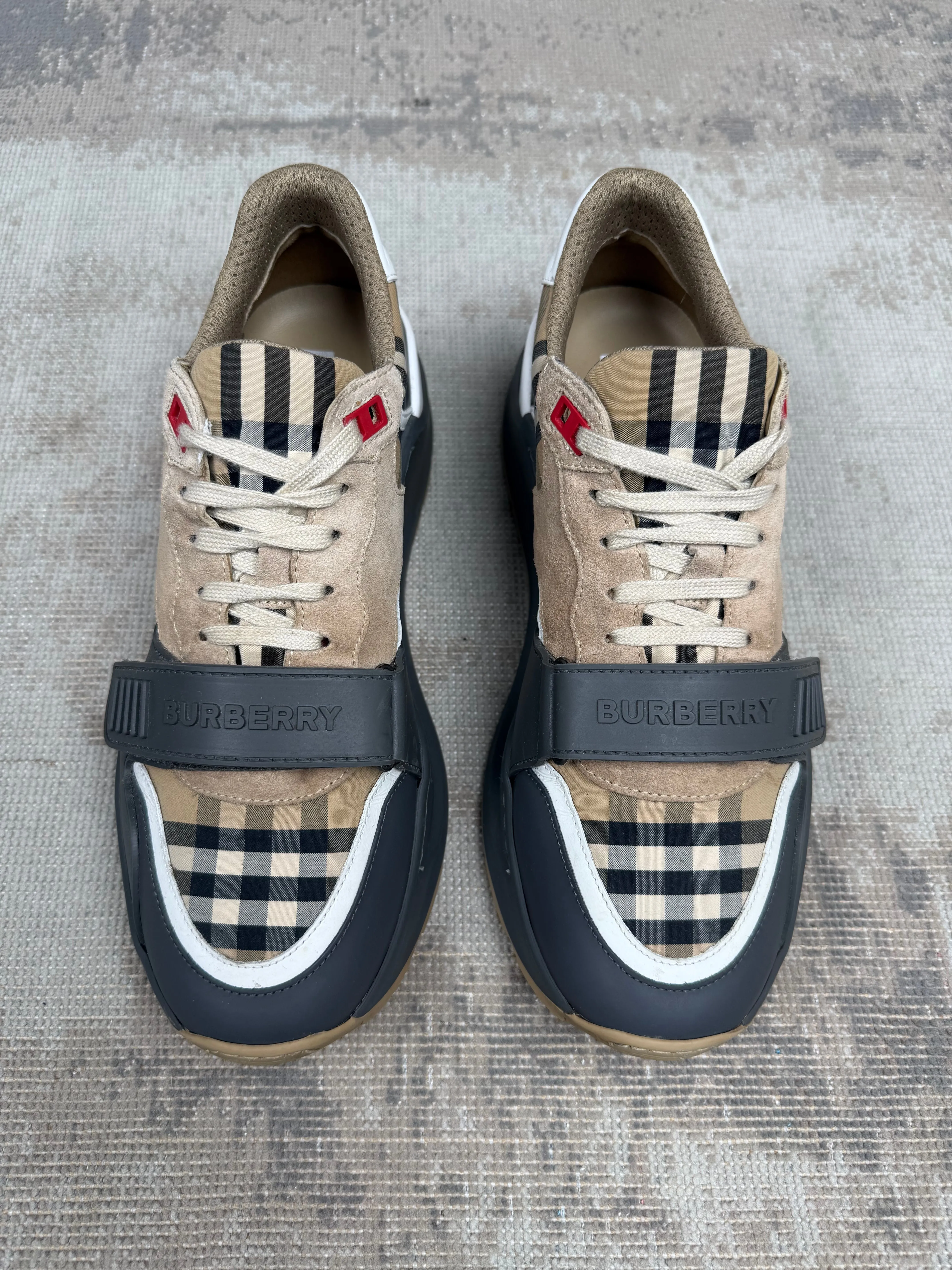 Burberry Ramsey Trainer - Grey / Beige