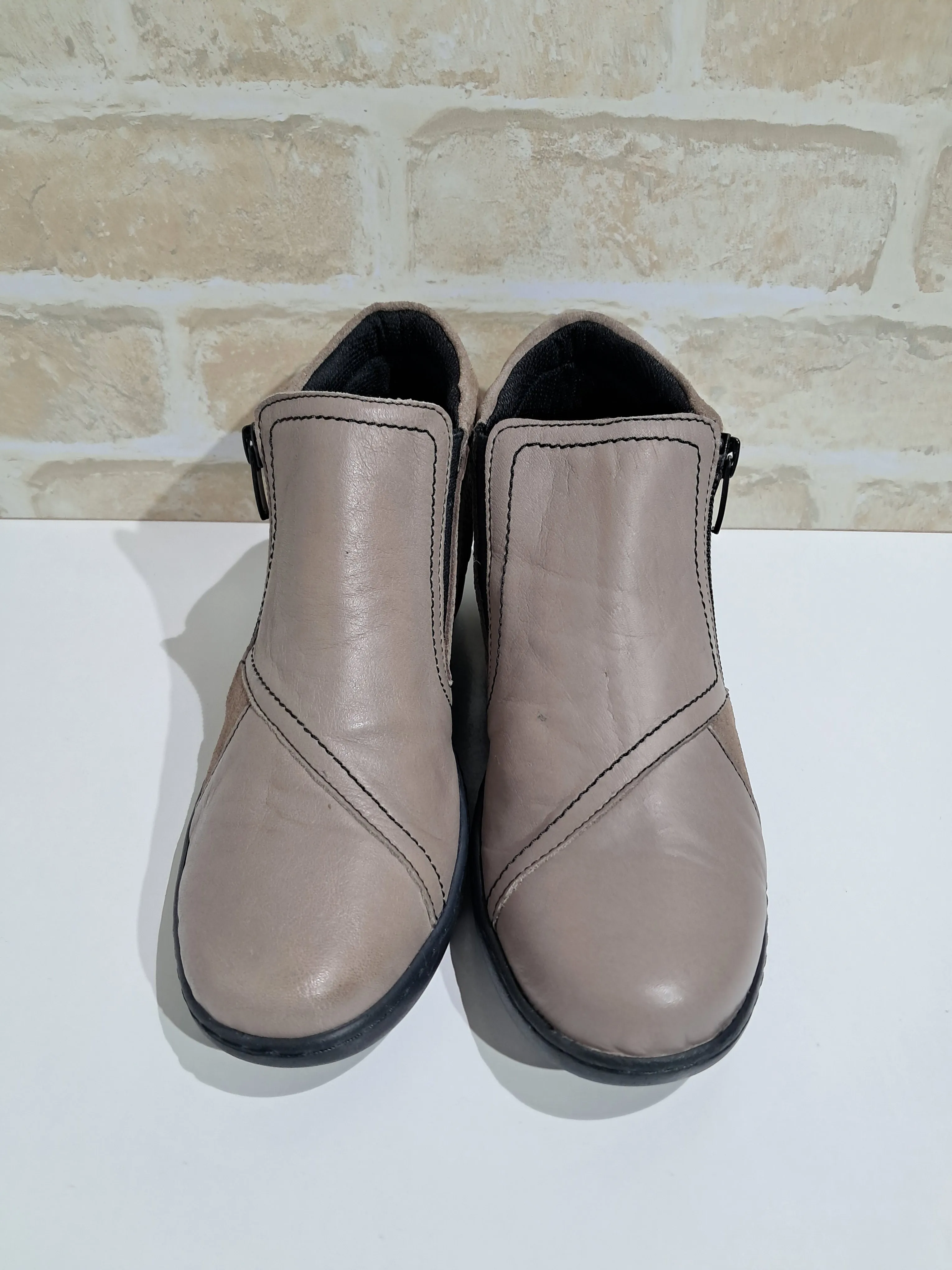 CP462-18 Taupe Combo by Cabello