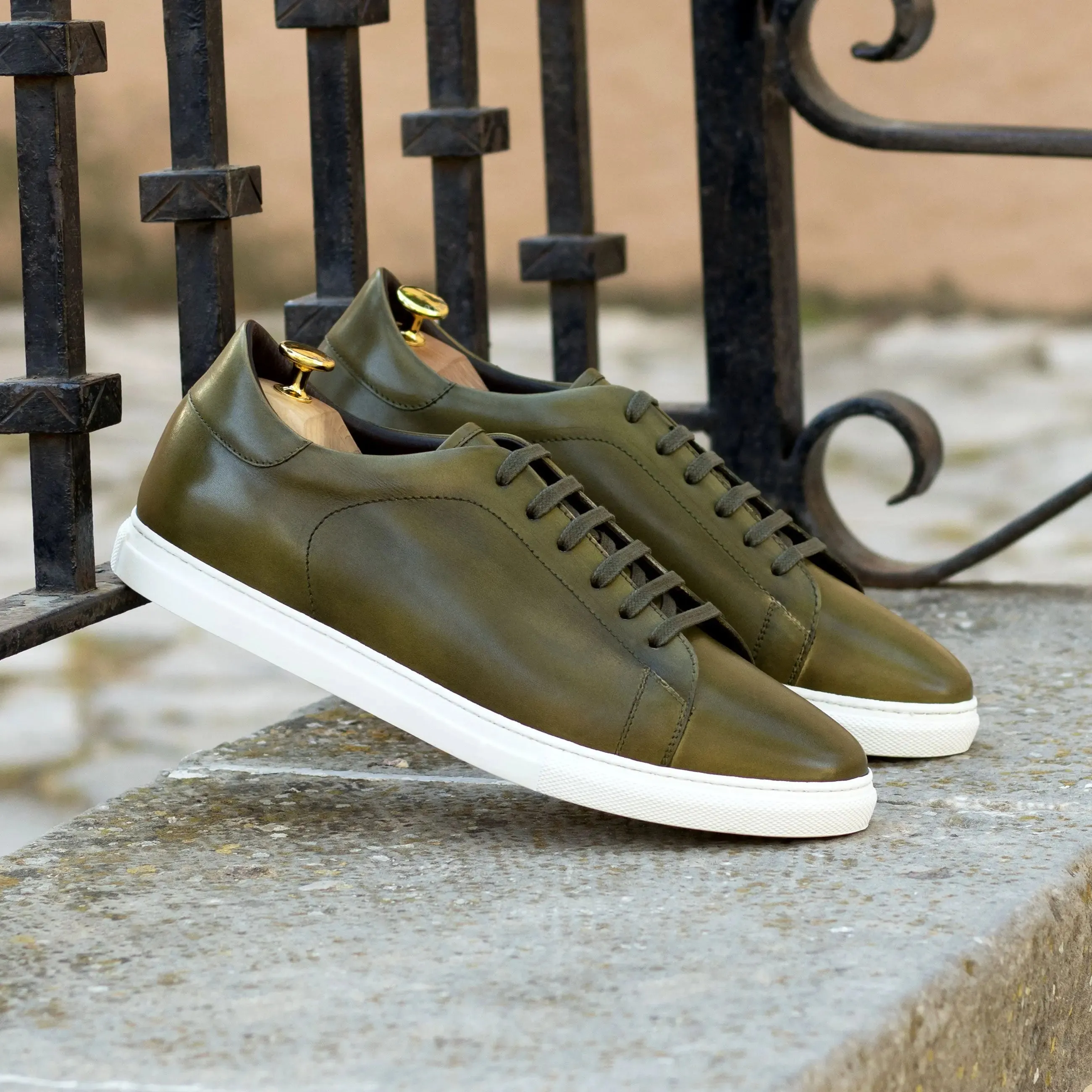 DapperFam Rivale in Olive Men's Italain Leather Trainer
