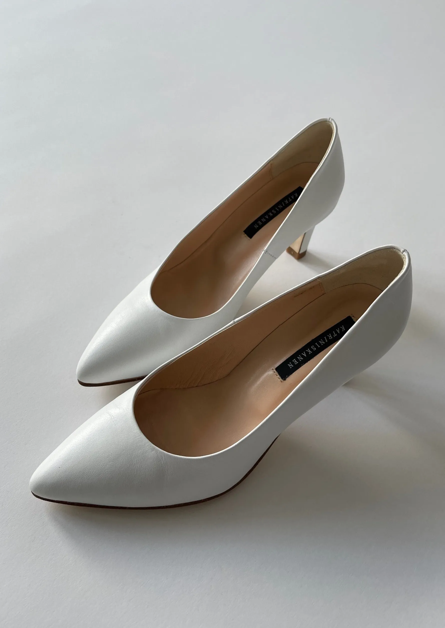 DOVE PUMPS, White