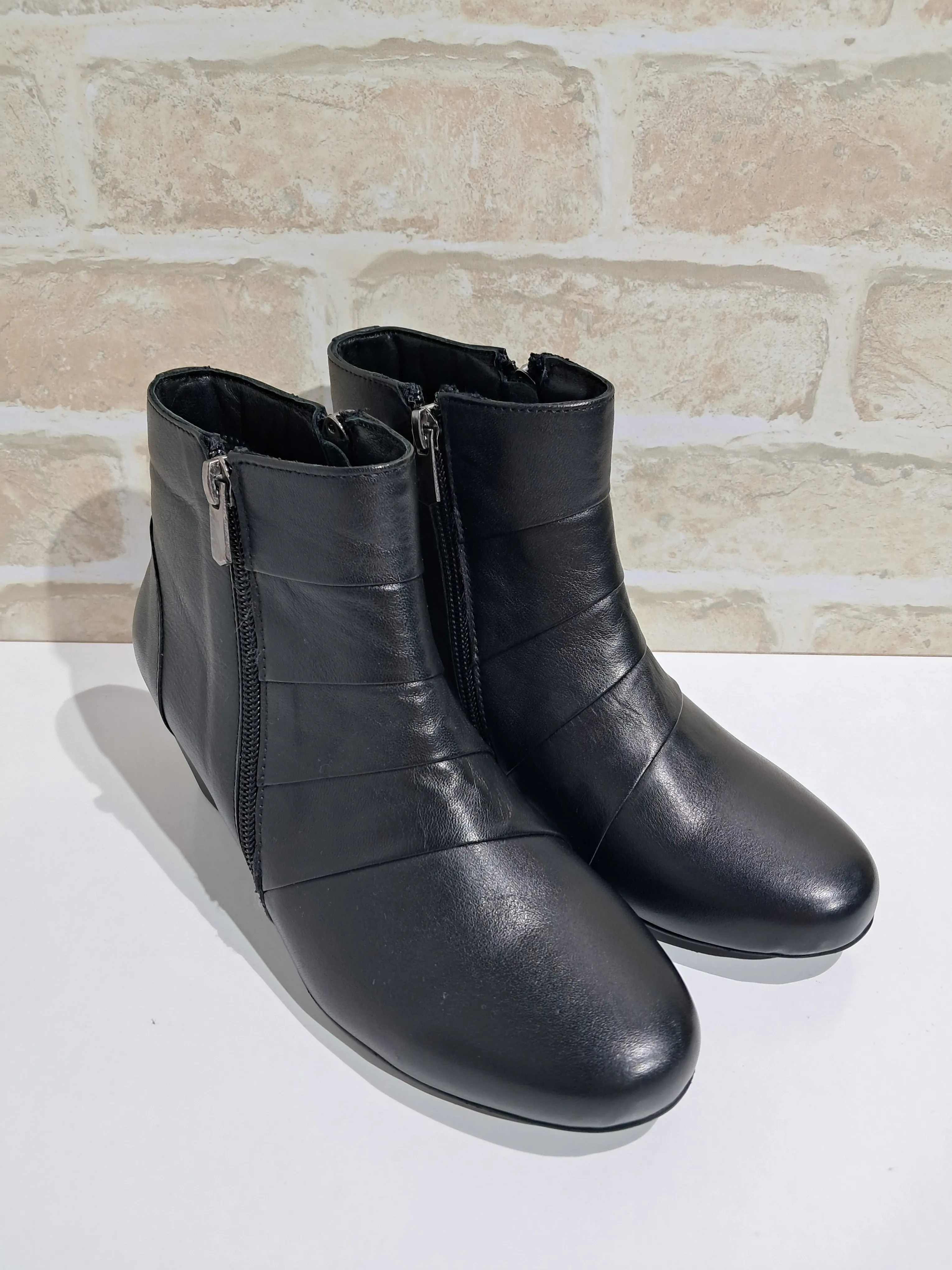 Elva Black by Cabello