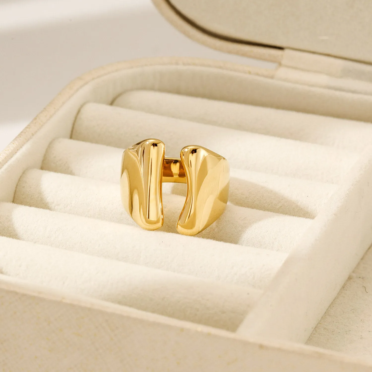 Exaggerated smooth ring-NSR261STGC