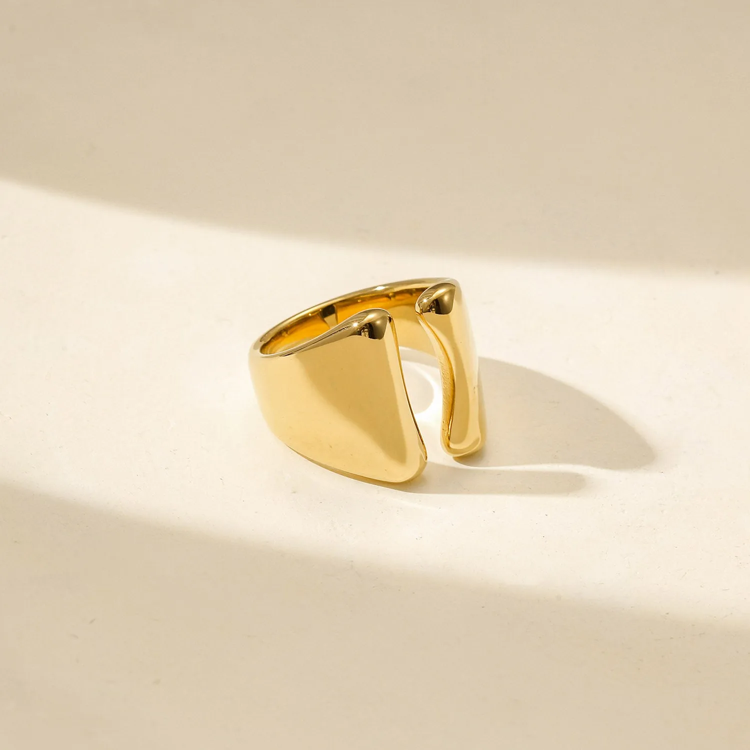 Exaggerated smooth ring-NSR261STGC