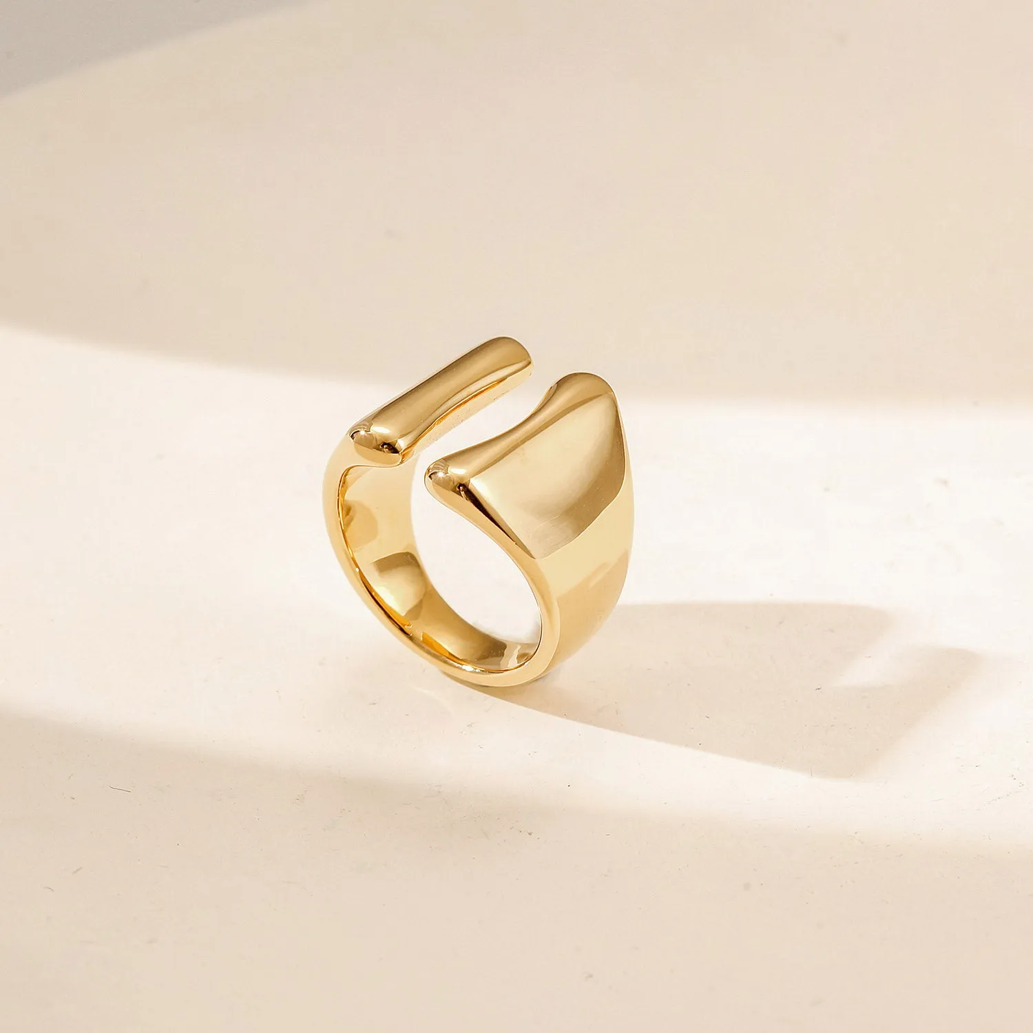 Exaggerated smooth ring-NSR261STGC