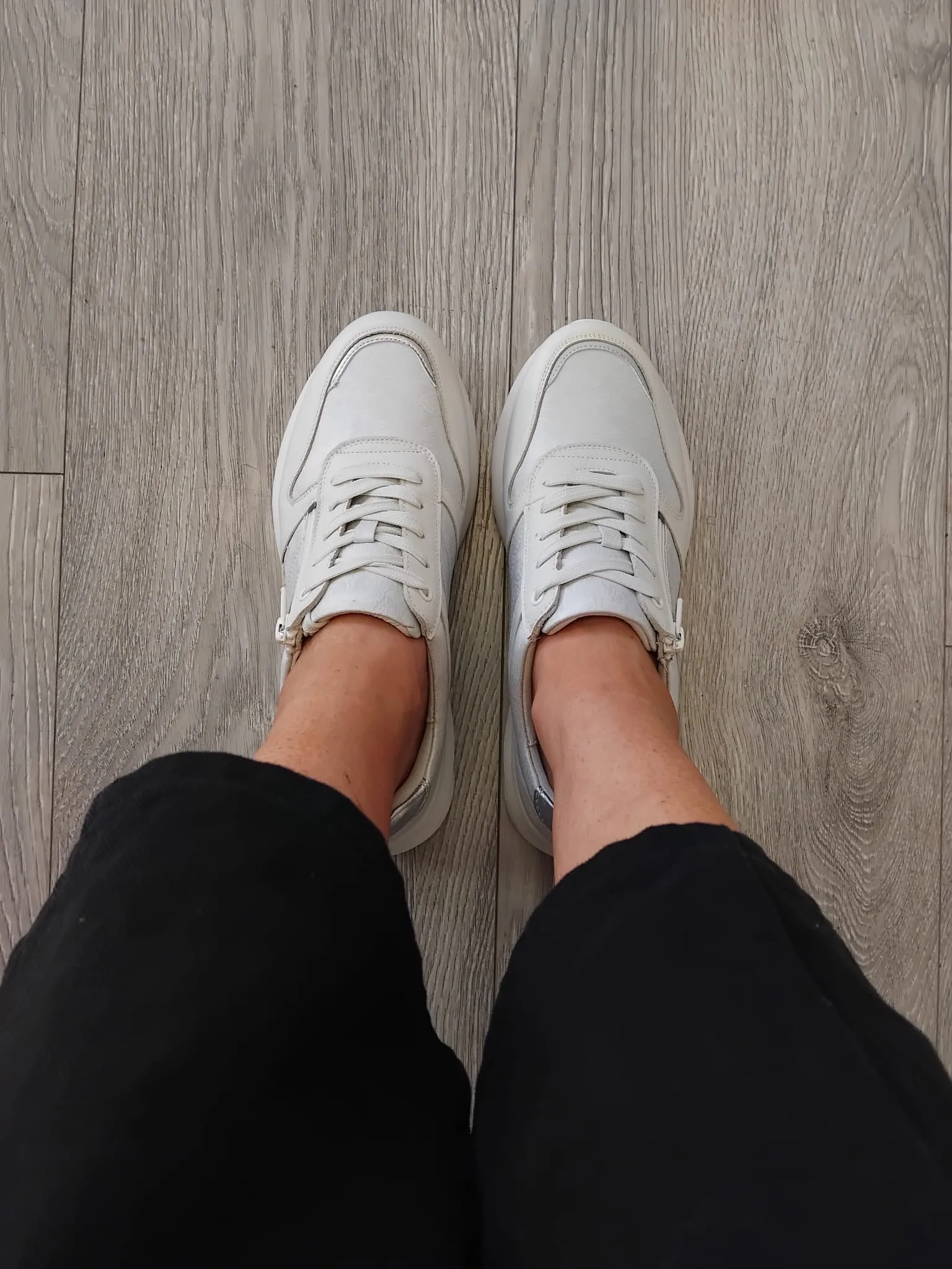 G Comfort - S-1621W Ivory Zip Trainer