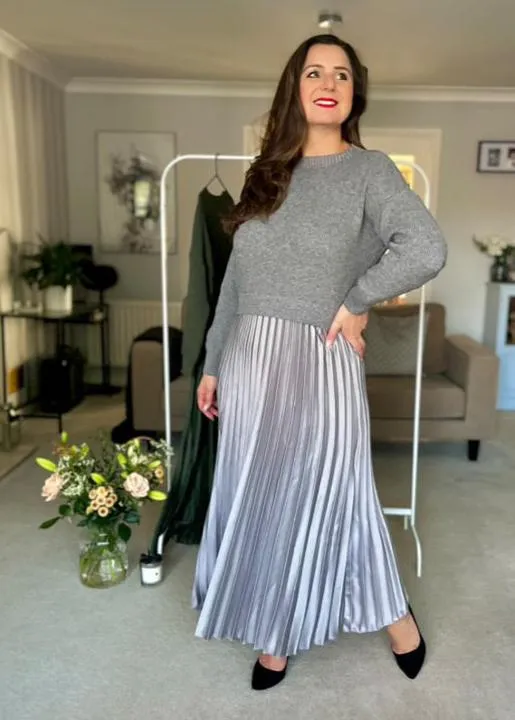 Grey/Silver Short Sleeve Pleated Jumper Dress