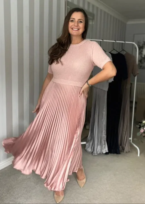 Grey/Silver Short Sleeve Pleated Jumper Dress