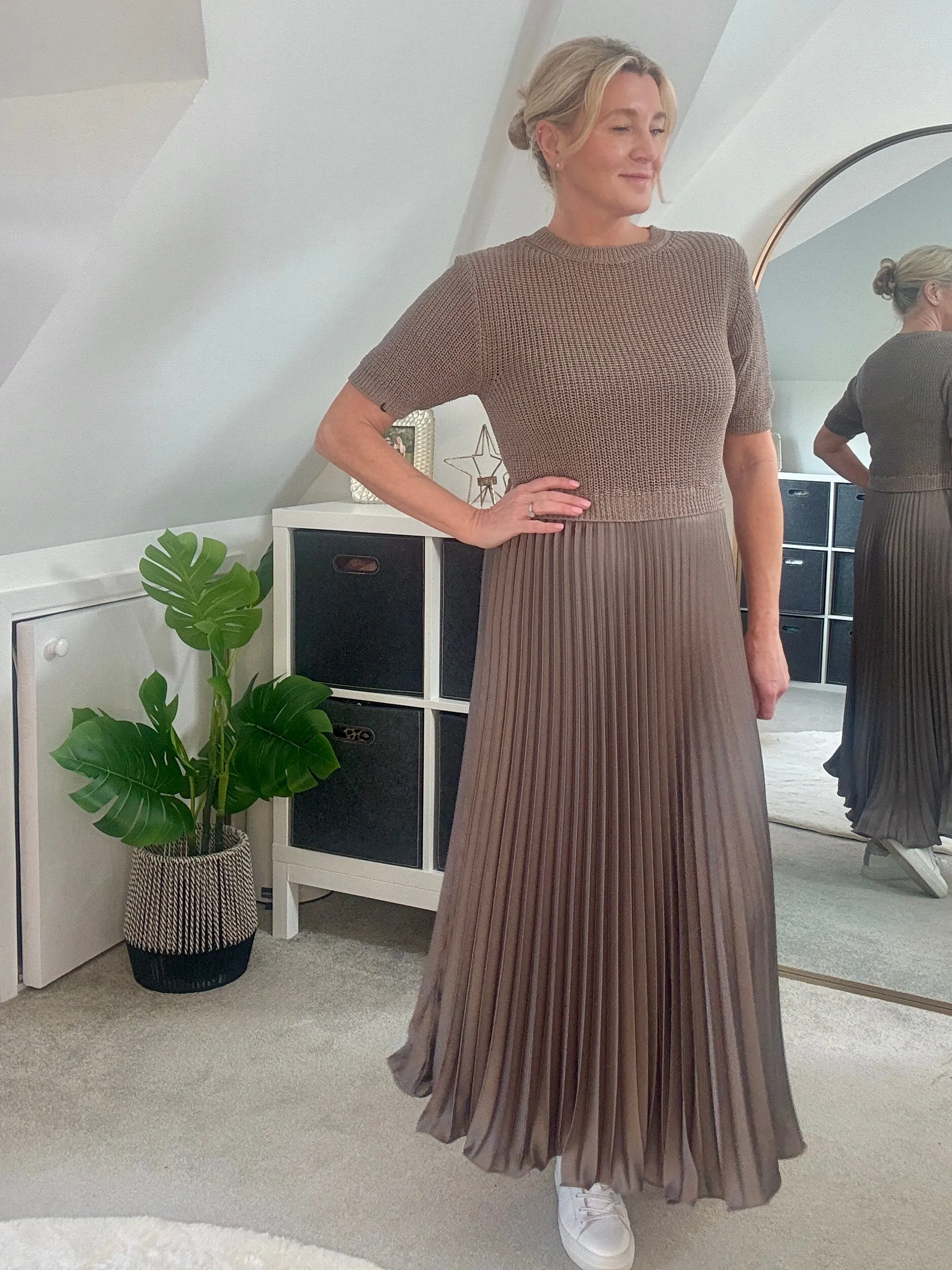 Grey/Silver Short Sleeve Pleated Jumper Dress