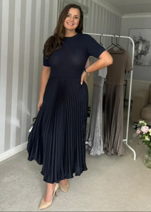 Grey/Silver Short Sleeve Pleated Jumper Dress