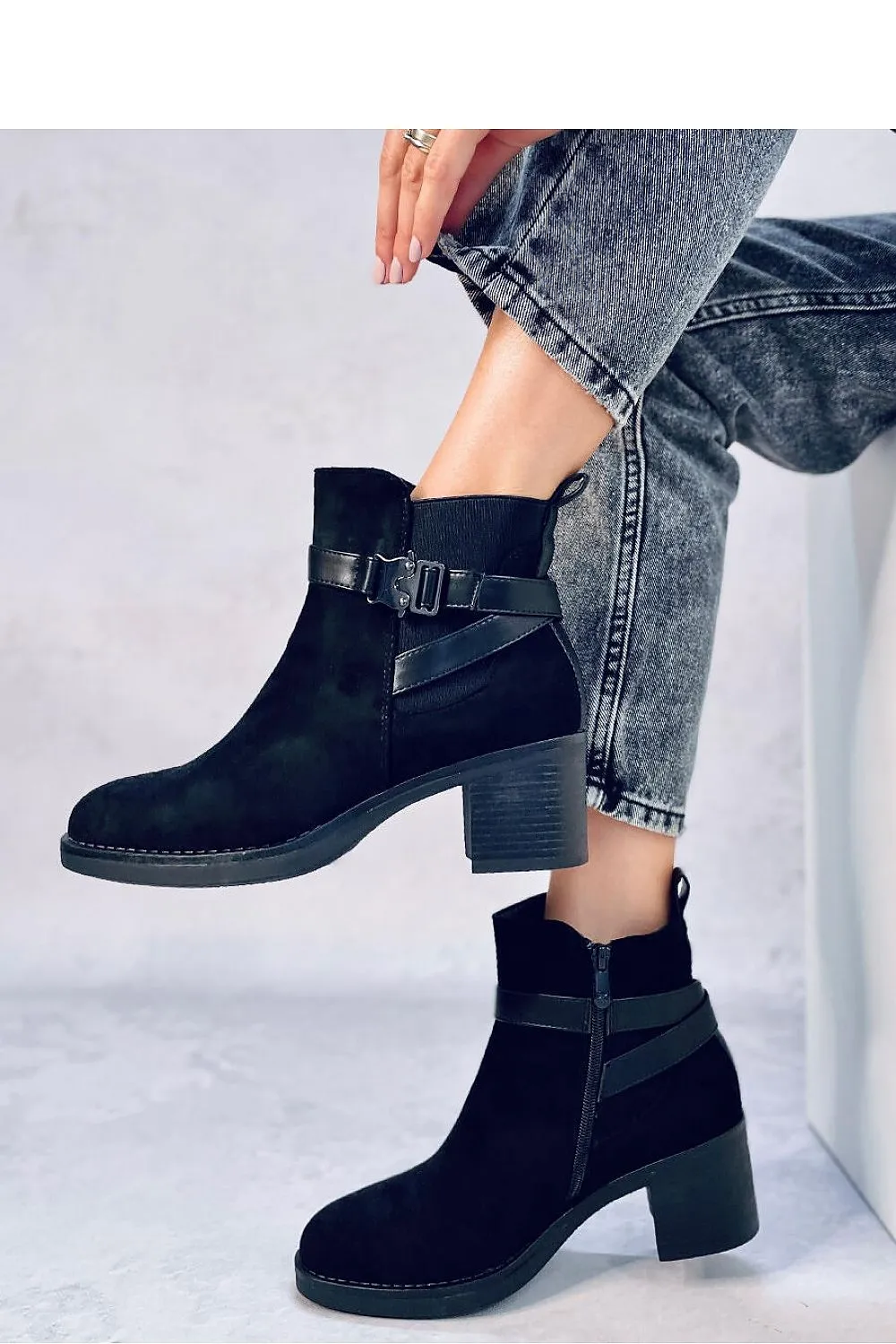 Heel boots