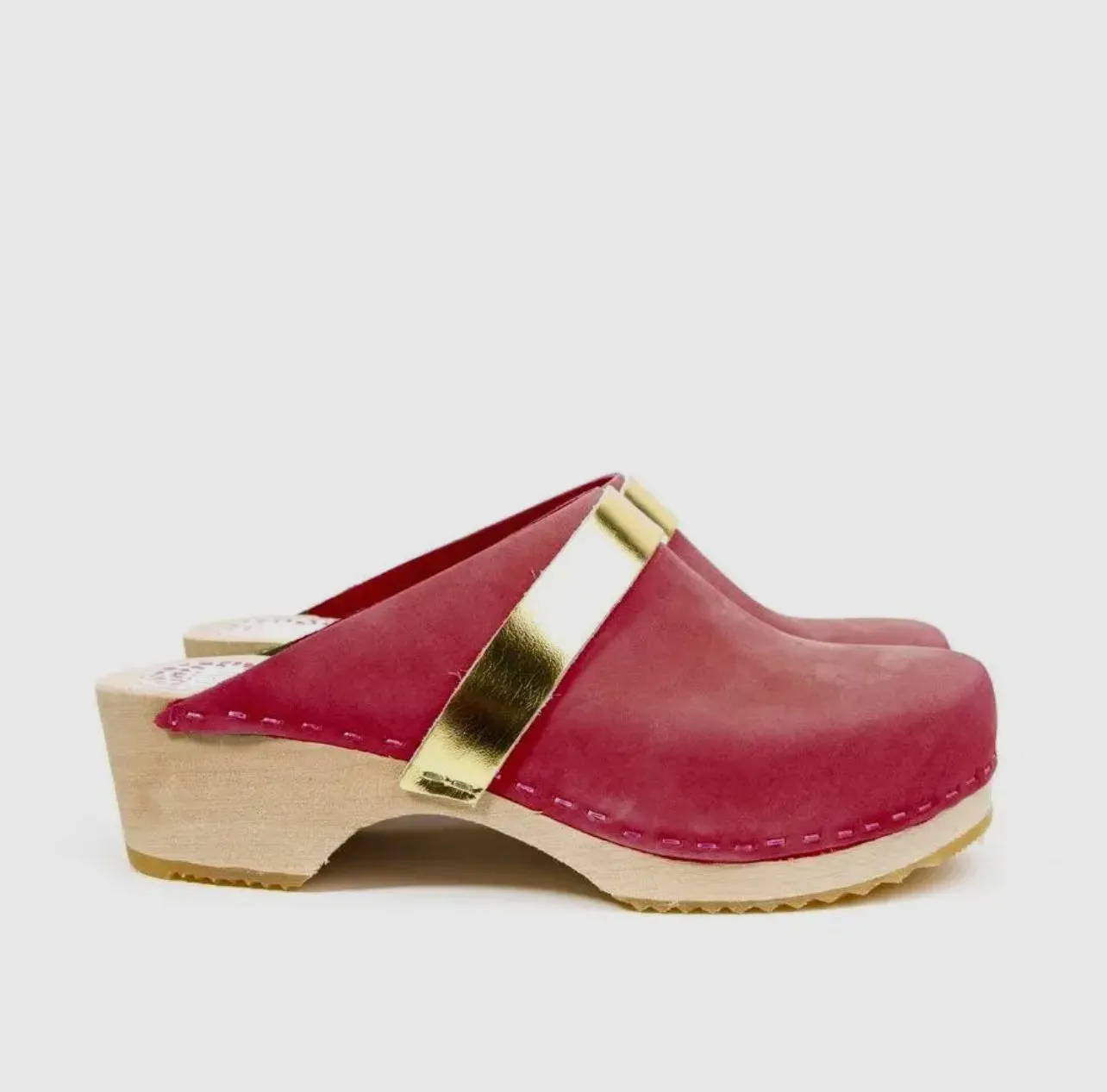 LIGHTING CLOGS