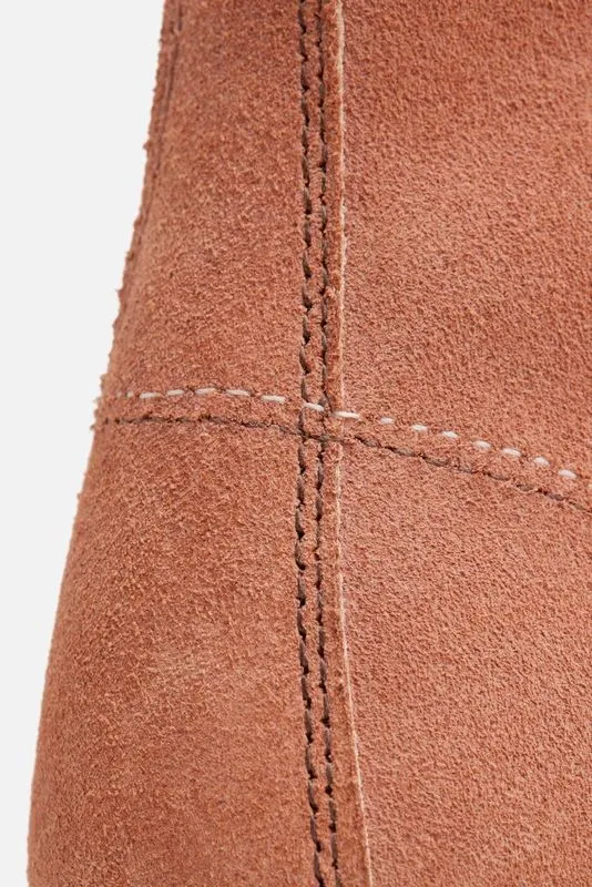 Red Wing - 8208 - Classic Moc Toe (Dusty Rose Abilene)