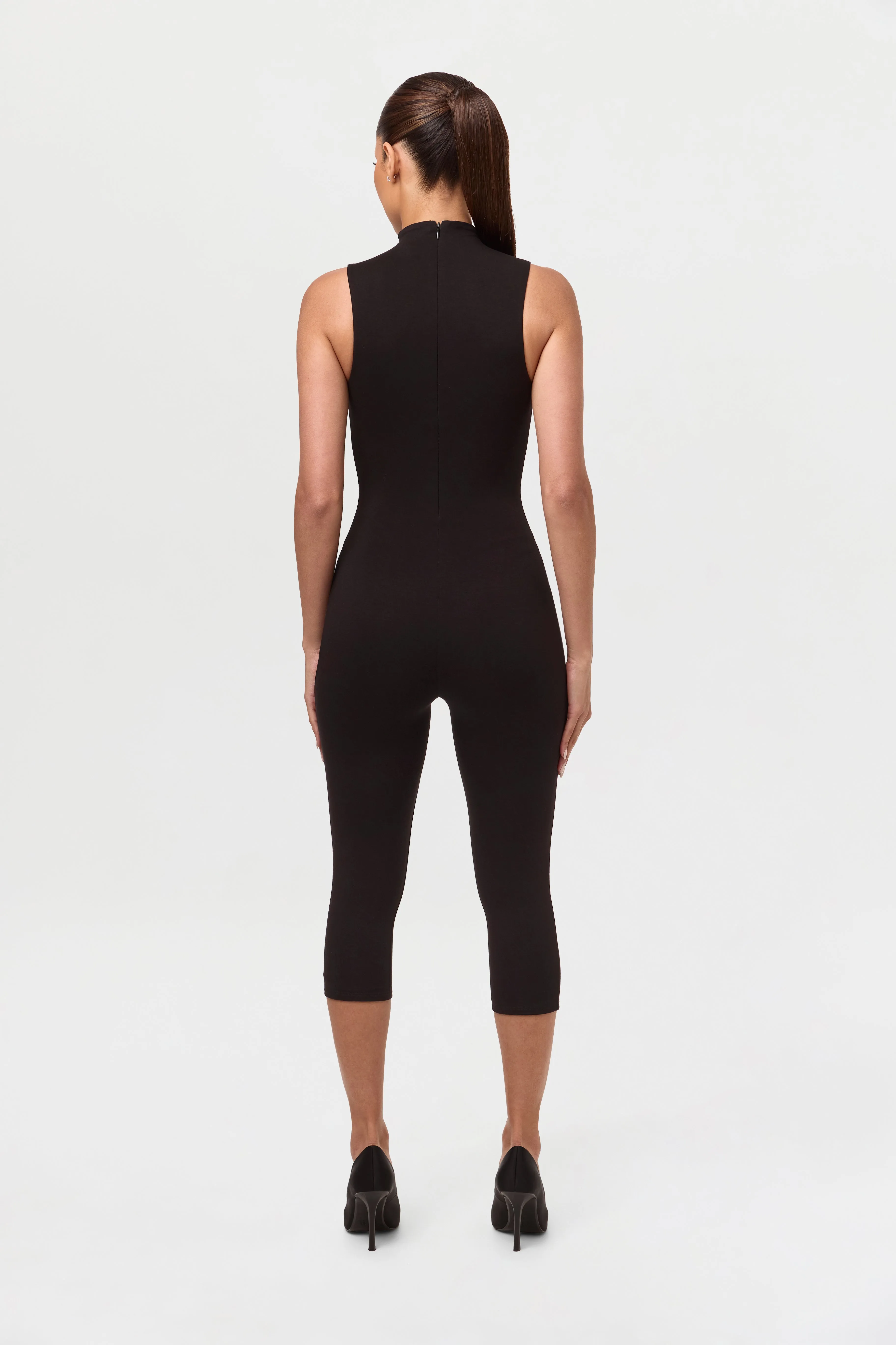 Smooth Sleeveless Capri Jumpsuit
