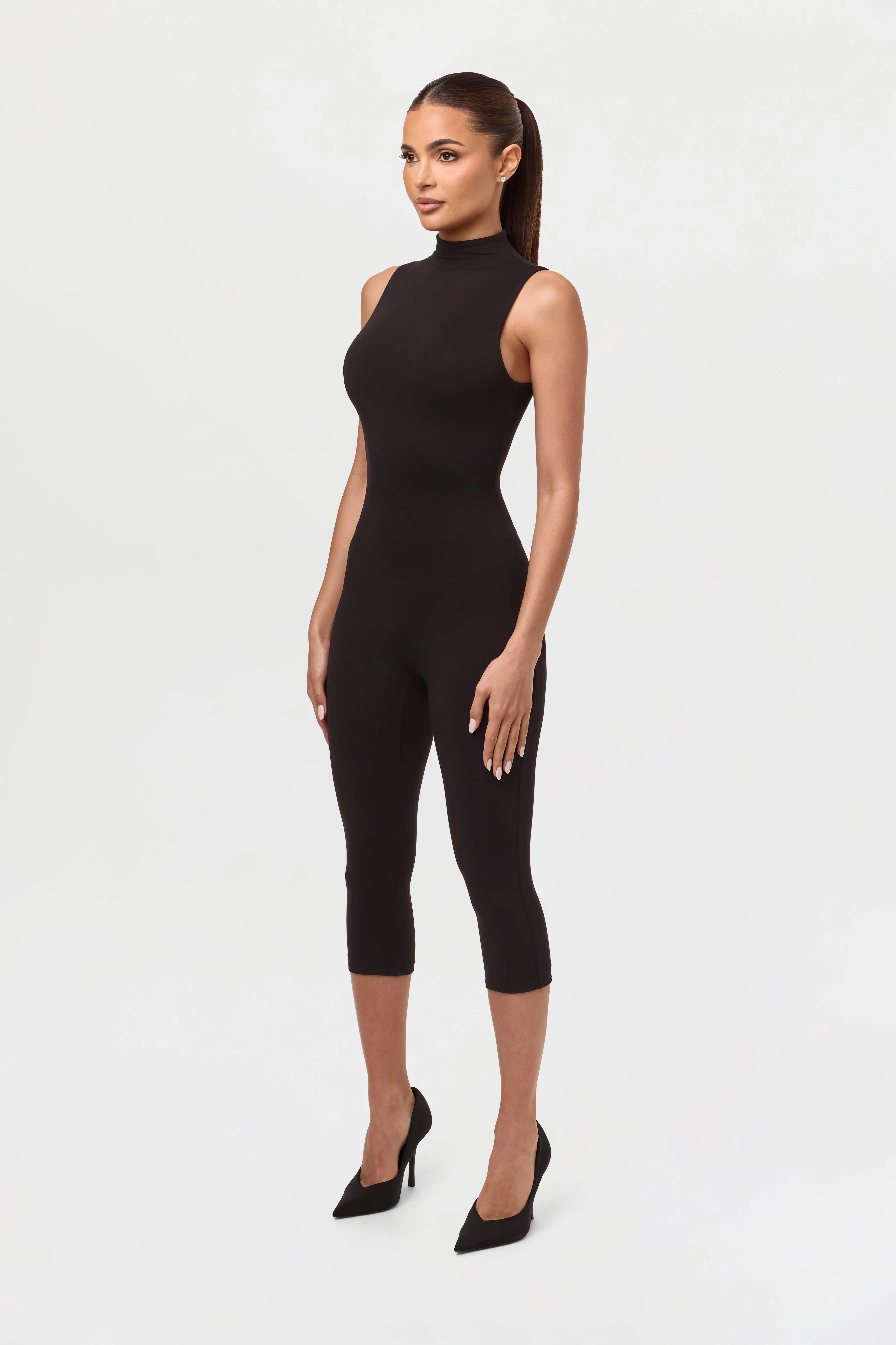 Smooth Sleeveless Capri Jumpsuit