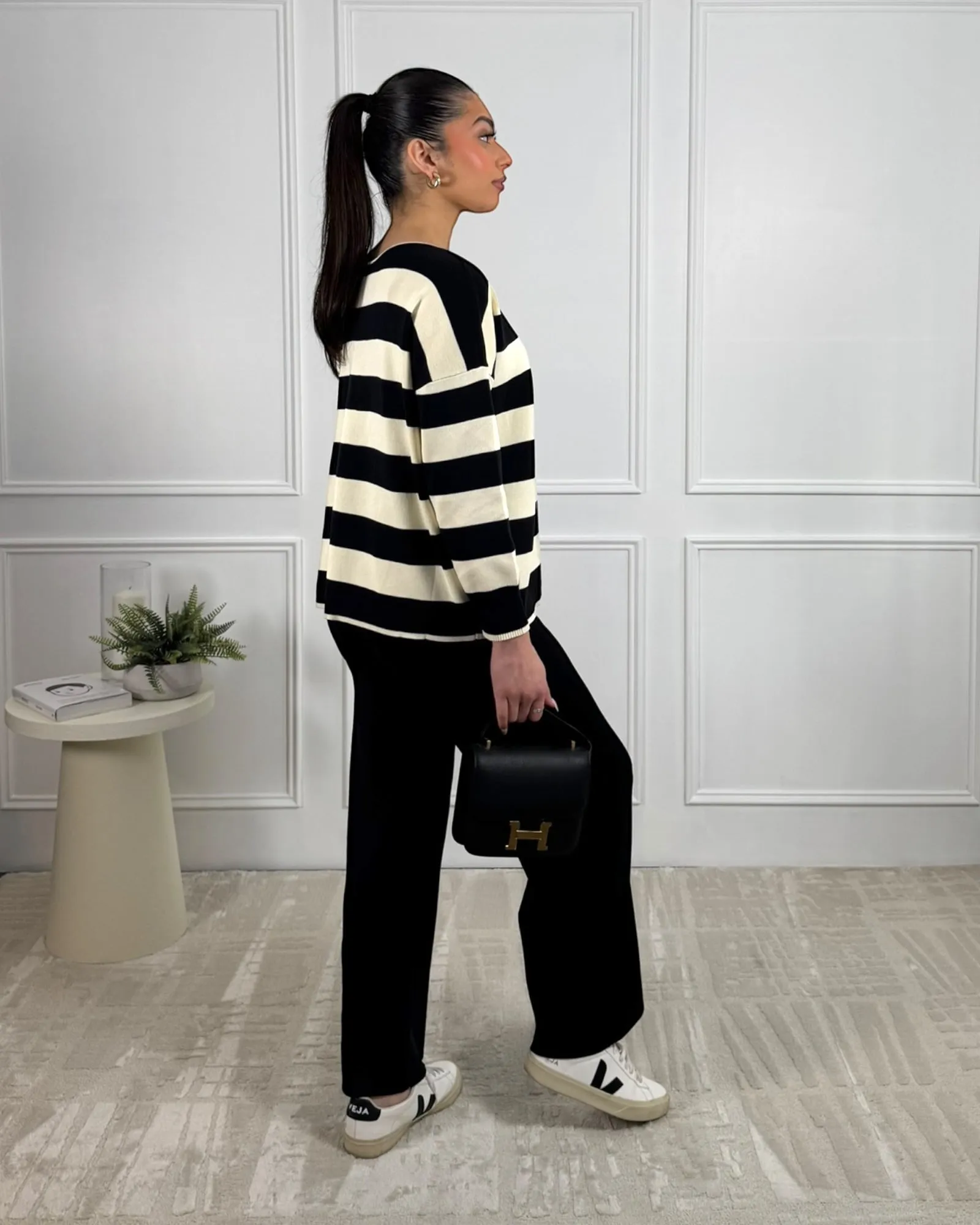 The Black/Ivory Stonehaven Set