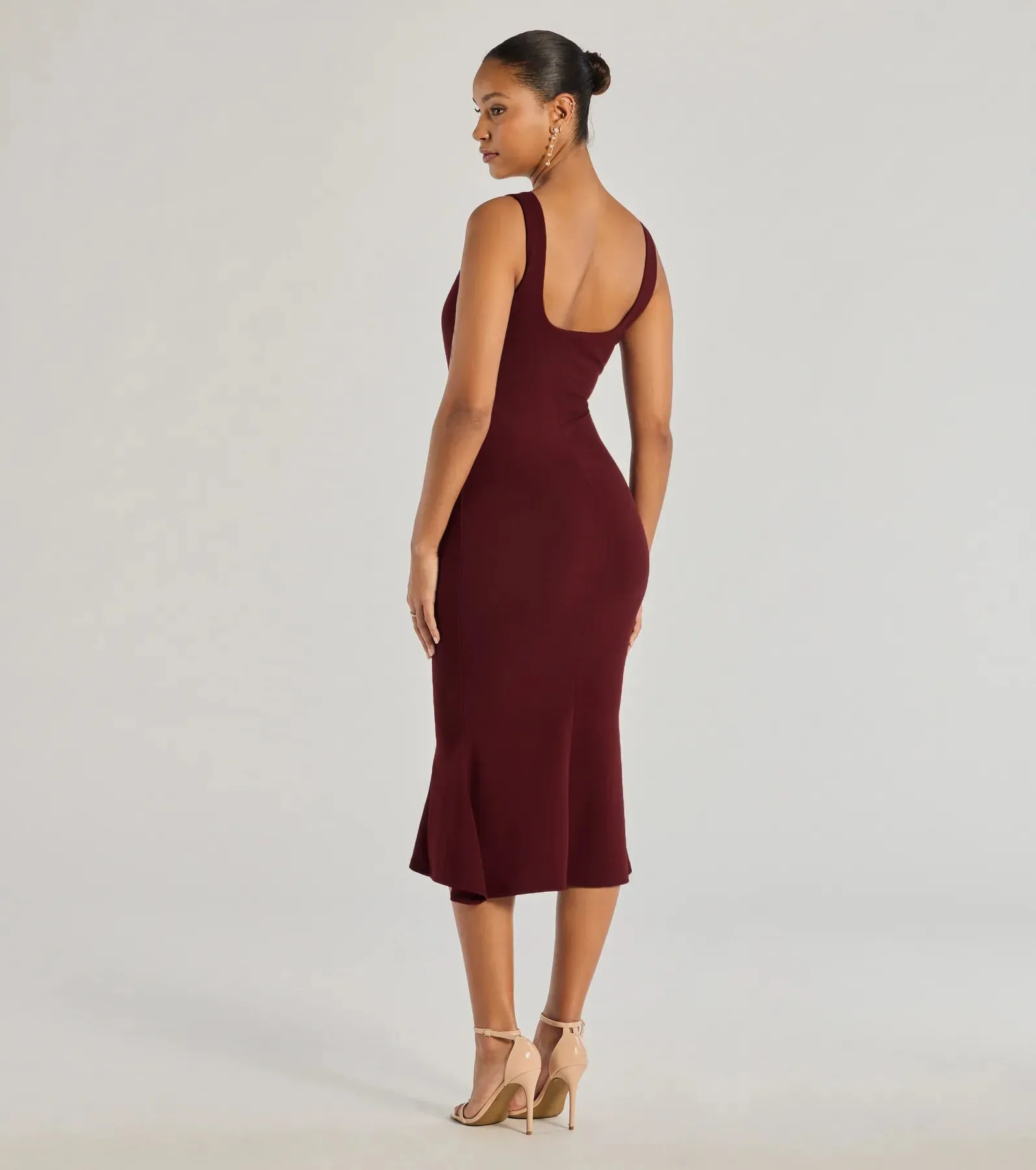 Timelessly Chic Sleeveless Flared Midi Dress