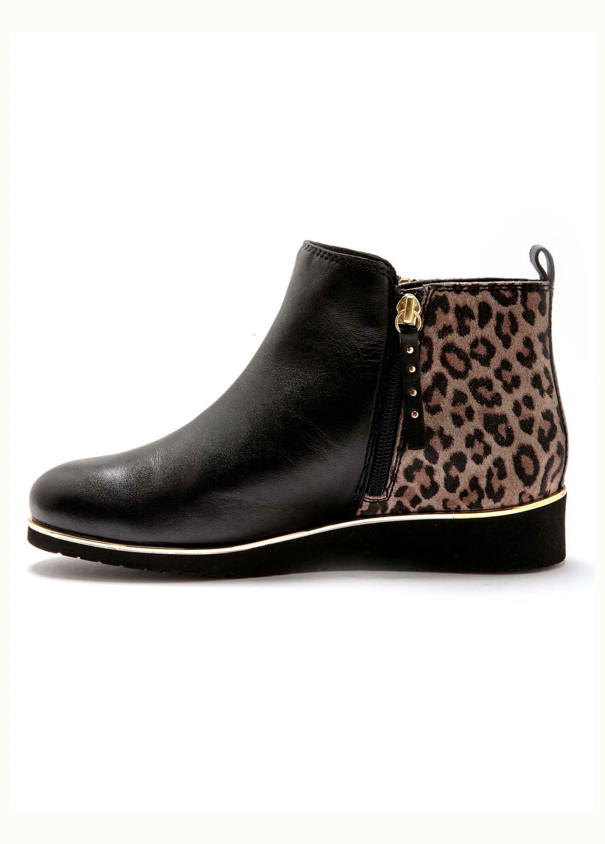 Two-material leather boots