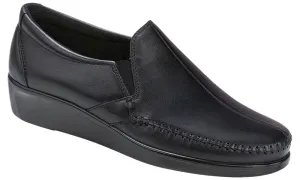 Women's Dream Slip On Loafer in Black