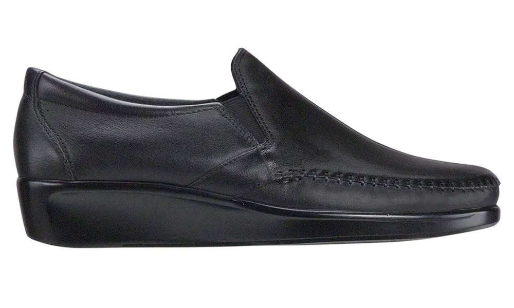 Women's Dream Slip On Loafer in Black