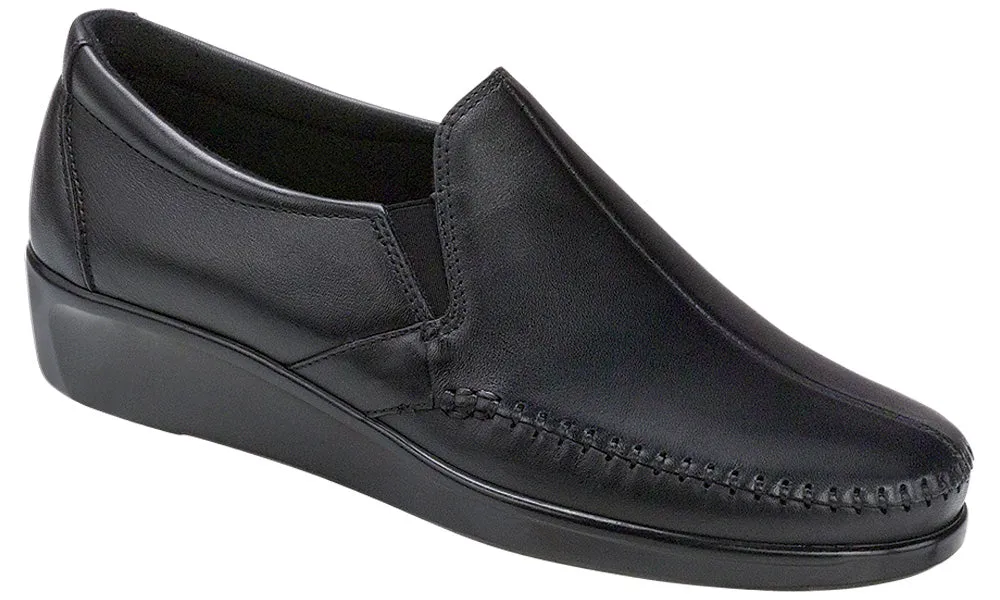 Women's Dream Slip On Loafer in Black