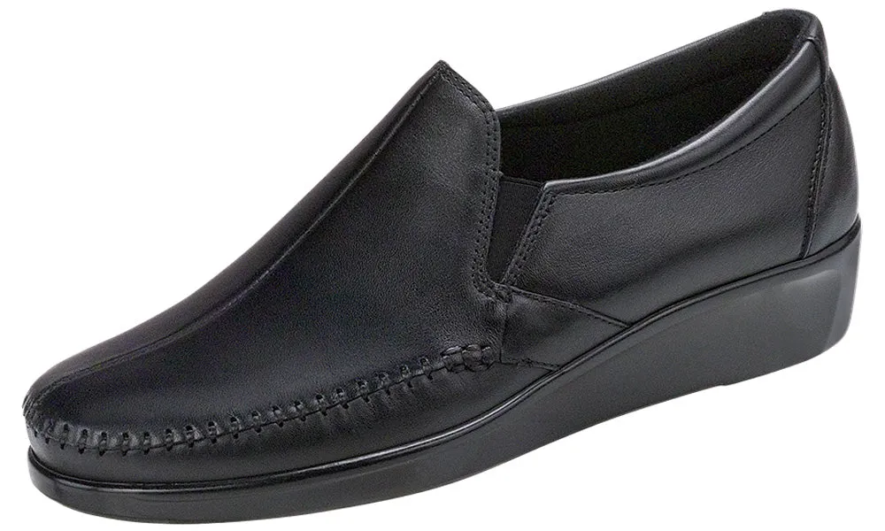 Women's Dream Slip On Loafer in Black