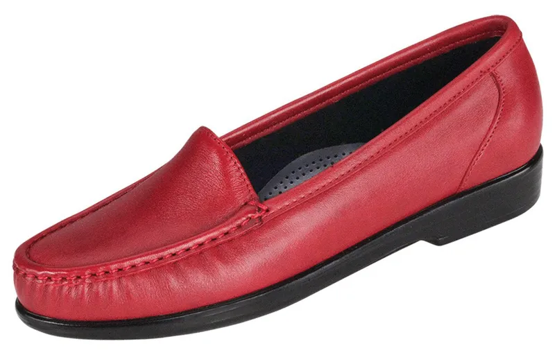 Women's Simplify Slip On Loafer in Red